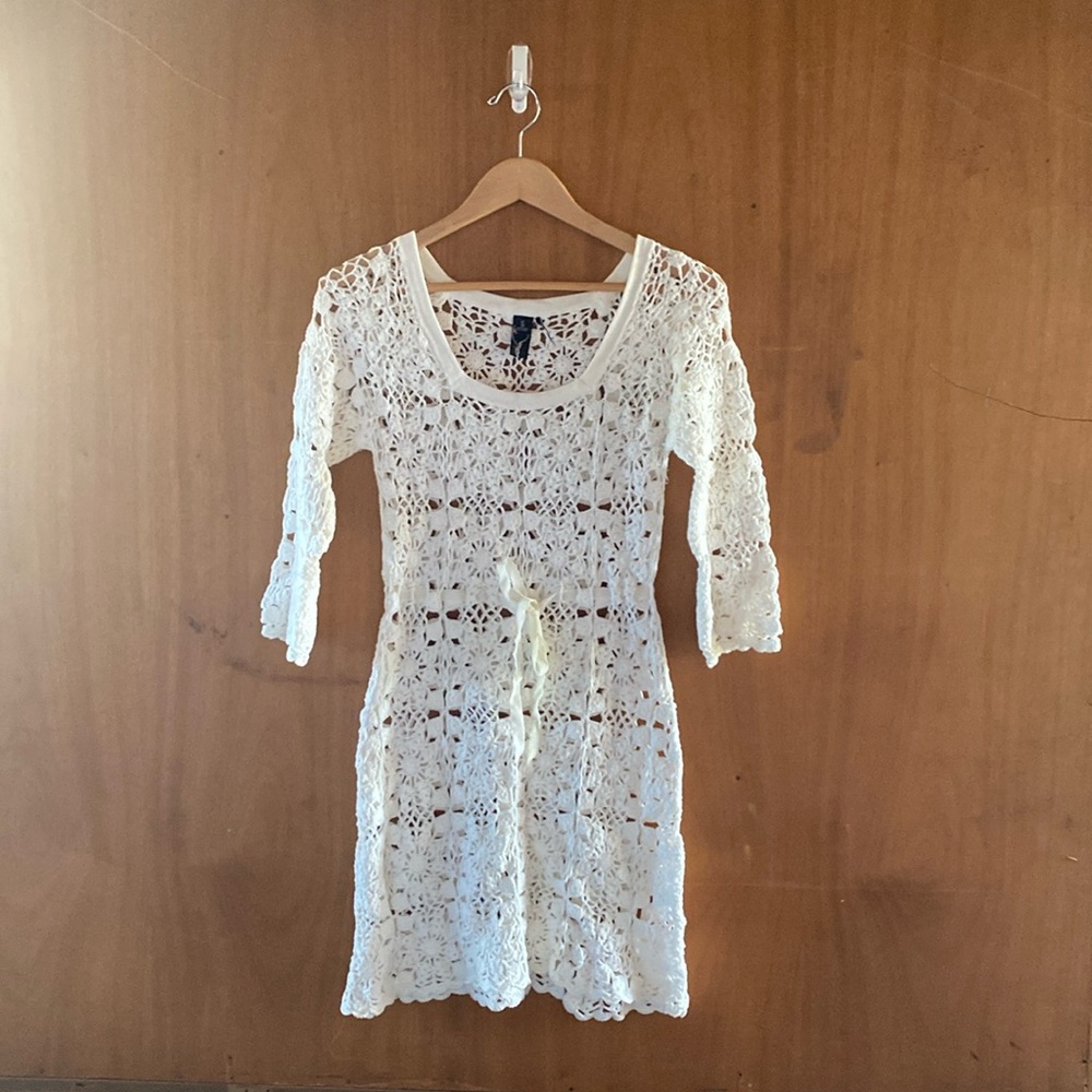 Crochet white dress with long sleeves by Sisters size M